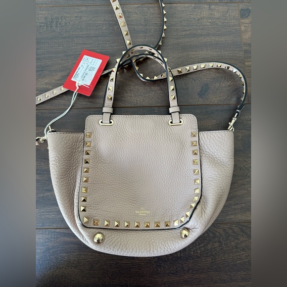 VALENTINO GARAVANI
Rockstud Leather Shoulder Bag - Picture 6 of 13